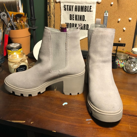Gray Splendid Boots - Picture 5 of 5